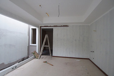 Master bedroom before wall tiling